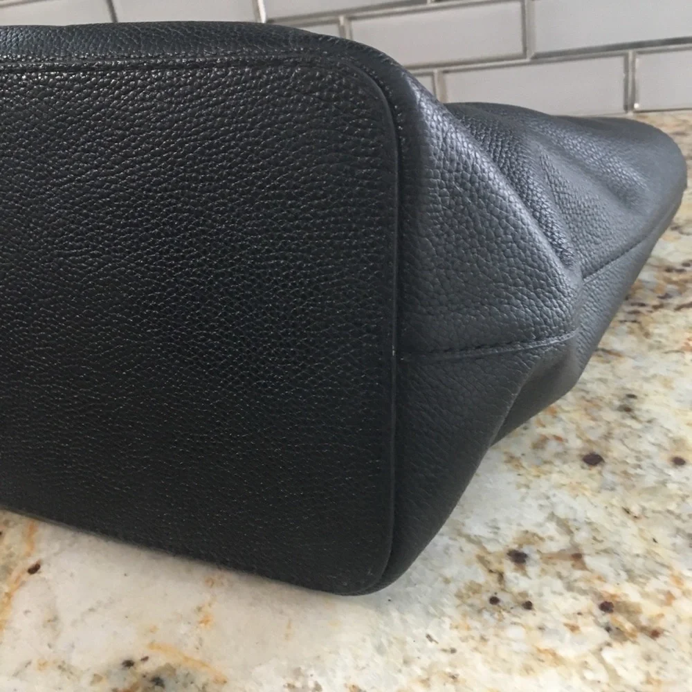 Michael Kors 👜 - Picture 10 of 10